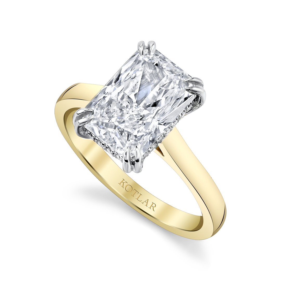 Elegant Fusion: Platinum & Yellow Gold Radiant-Cut Diamond Ring
